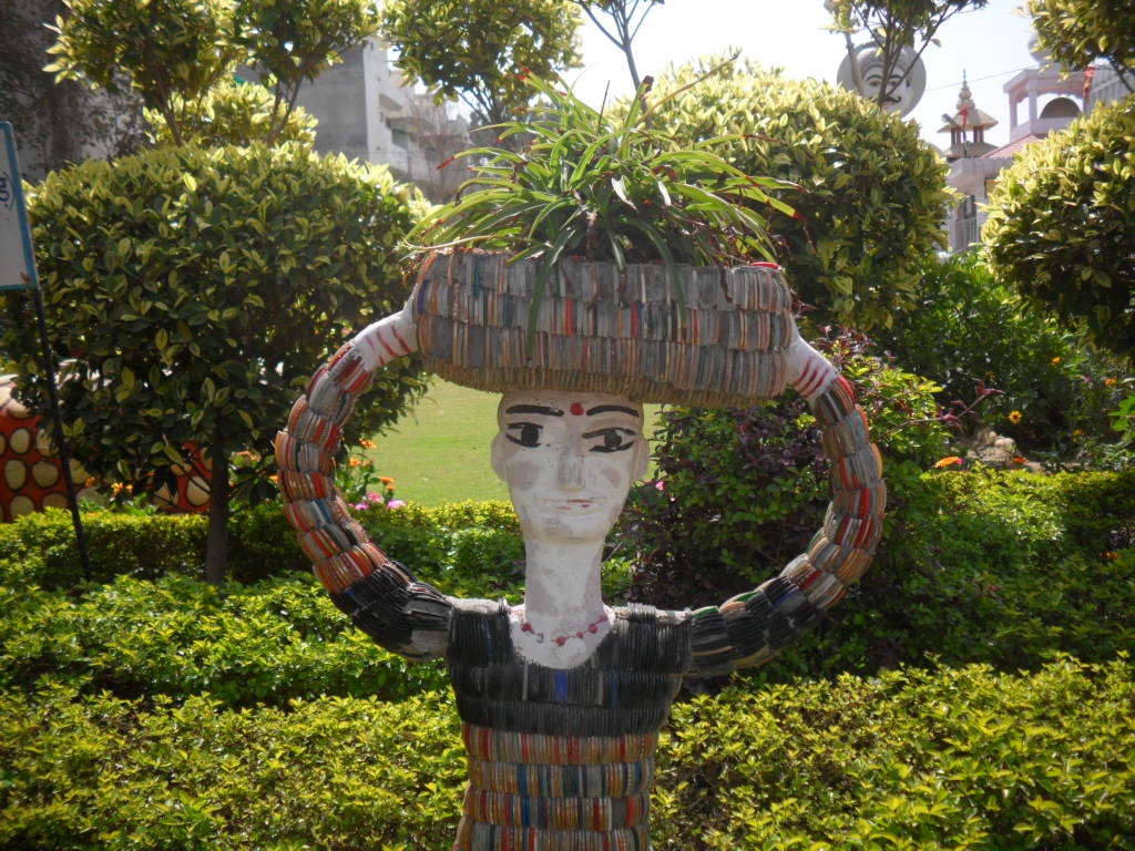 bangle figure carrying plant